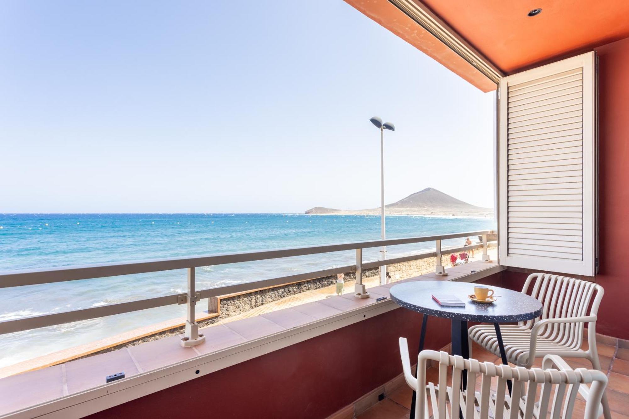 Spectacular Beachfront Loft-Style Casa Corina II El Médano Exterior foto